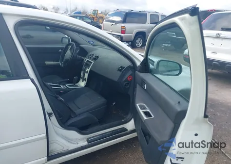 2011 Volvo S40 T5/T5 R-Design z USA, uszkodzony, nr VIN YV1672MSXB2547176